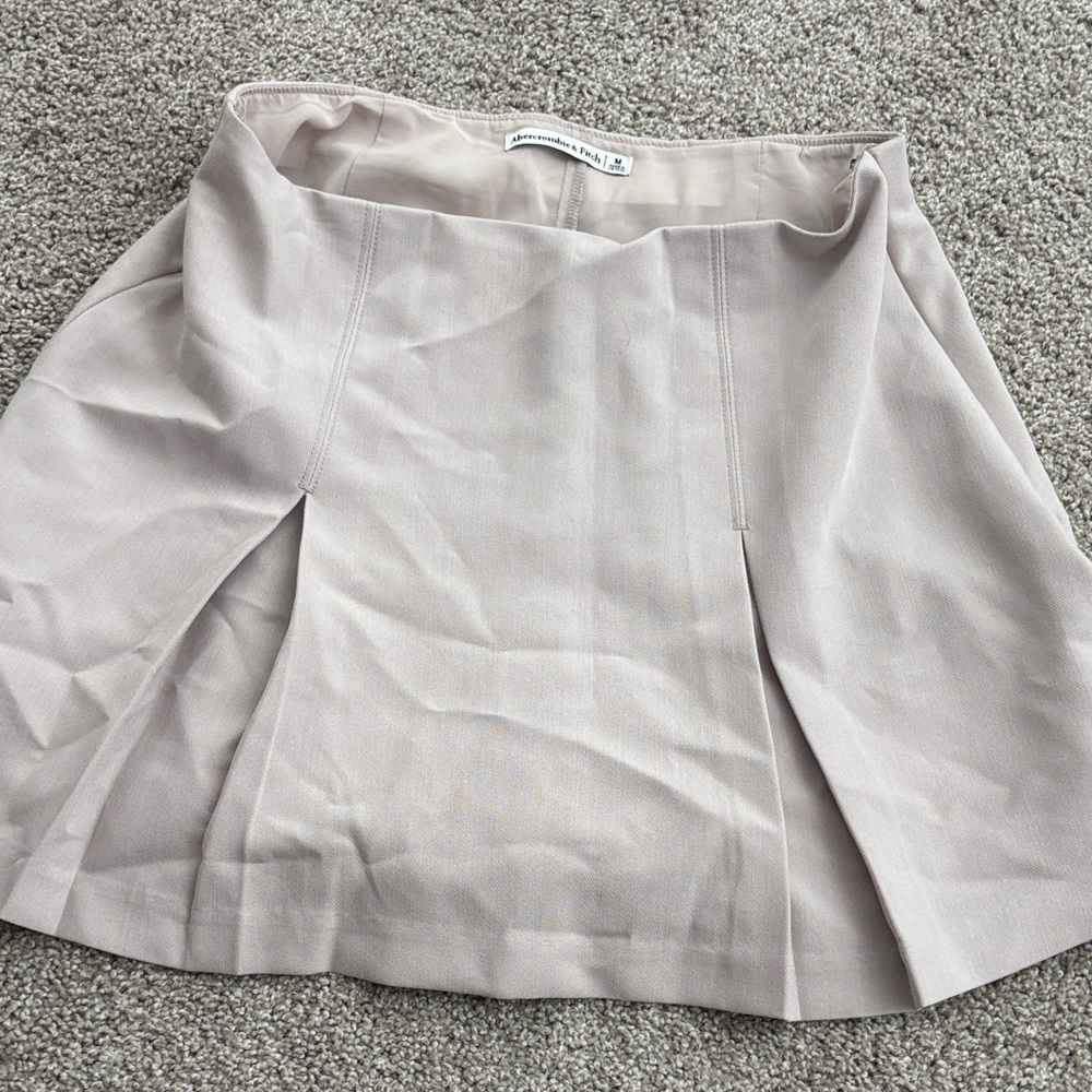 A & F pleated mini skort